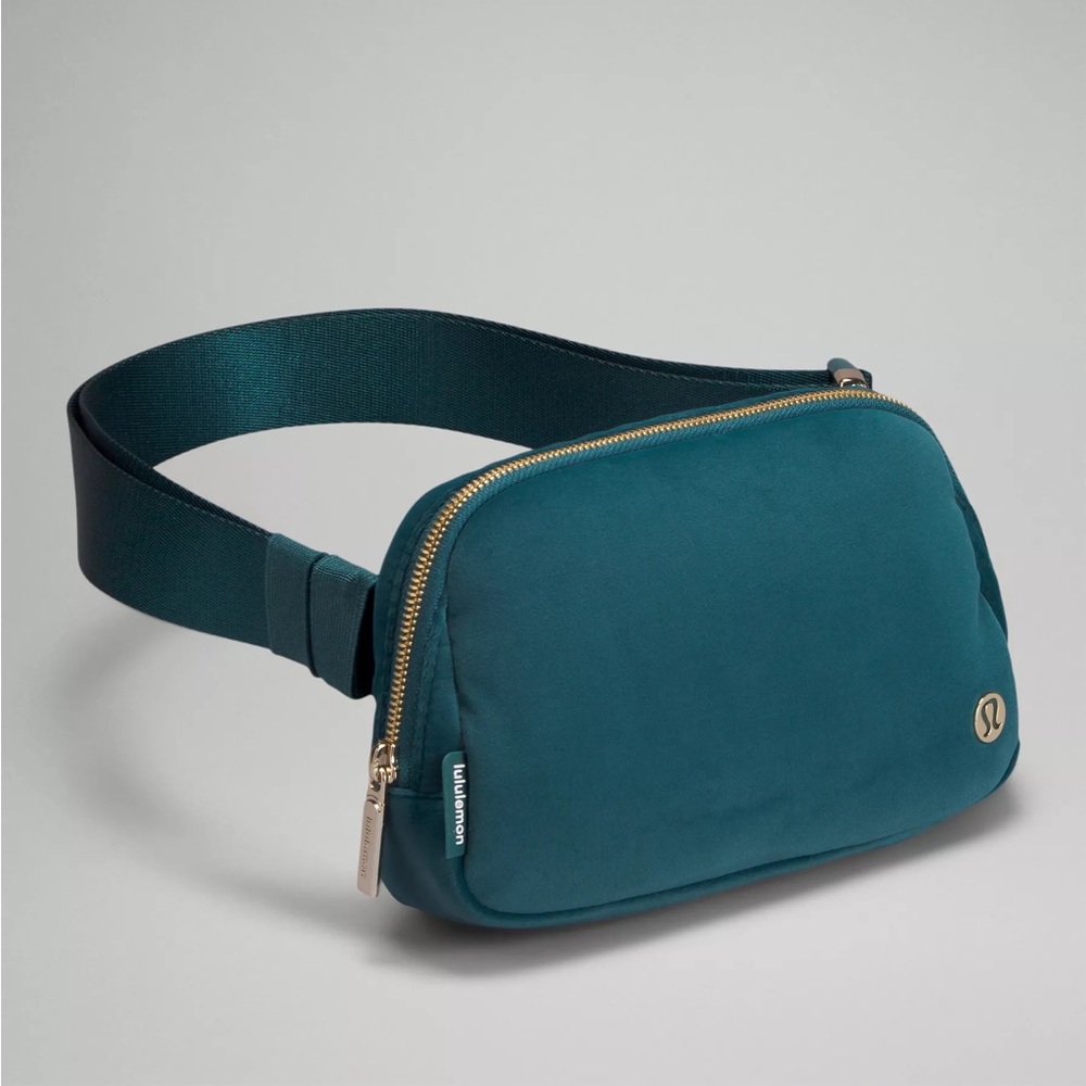 Lululemon Velour belt bag